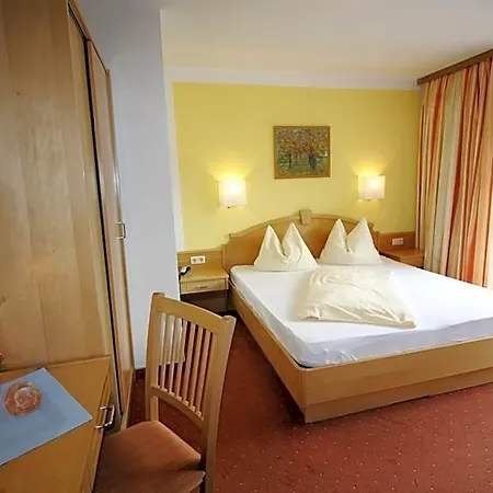 Bed and breakfast St.leonhard 3*