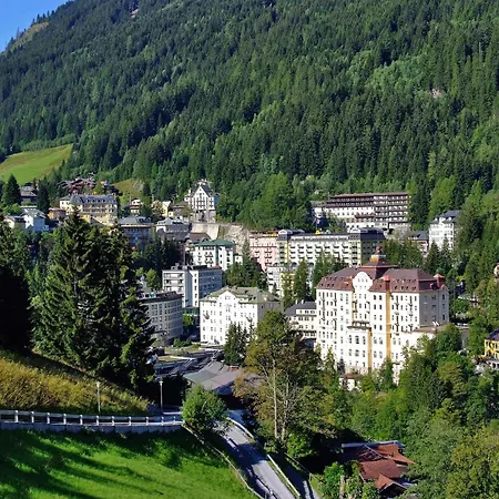 Bed and breakfast St.leonhard 3*