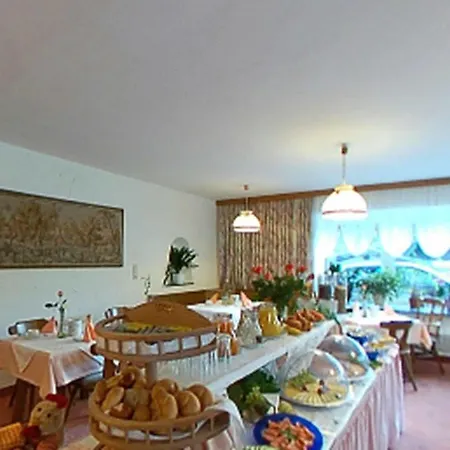 Bed and breakfast St.leonhard 3*