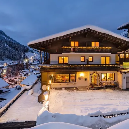 Bed and breakfast St.leonhard 3*