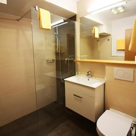 Bed and breakfast St.leonhard 3*
