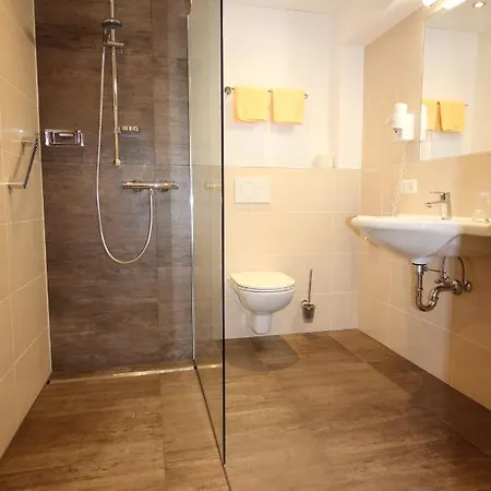 Oda ve Kahvaltı St.leonhard 3*