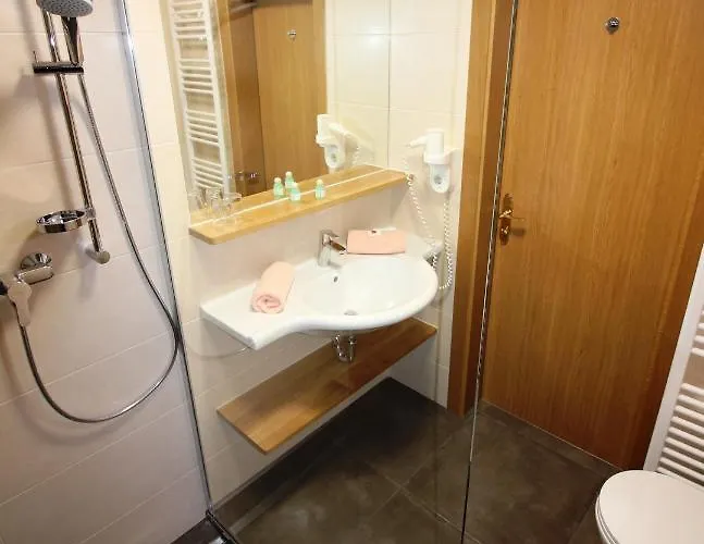 St.leonhard לינה וארוחת בוקר 3*